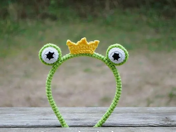 easy crochet Frog Headband pattern