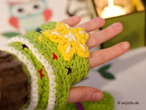 Christmas Tree Mittens