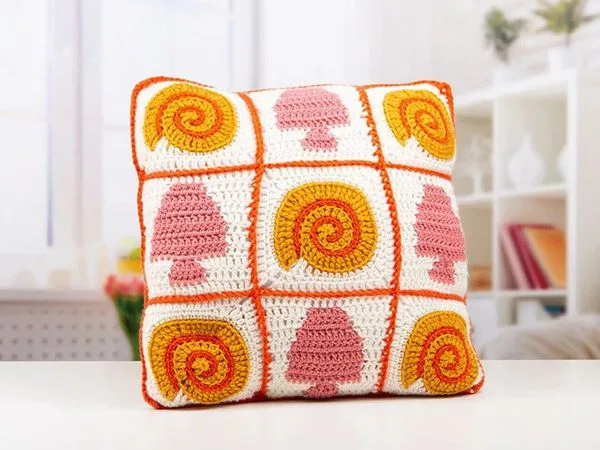 crochet Seashell Blanket Cushion pattern