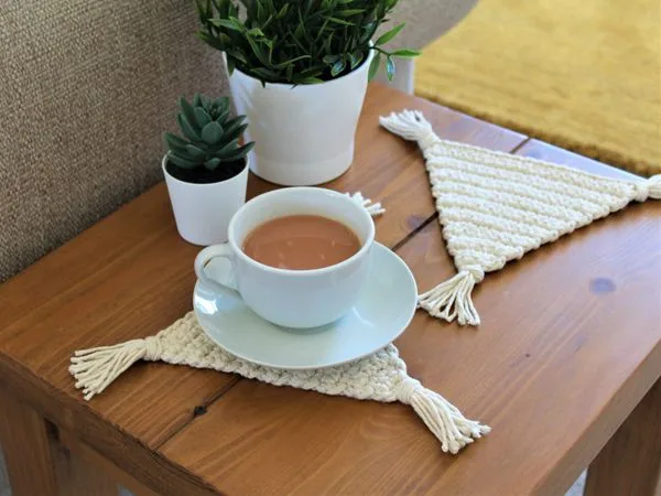 crochet Boho Triangle Coaster free pattern