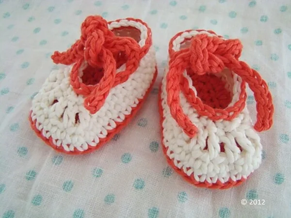 Knot Hard To Do! Baby Booties