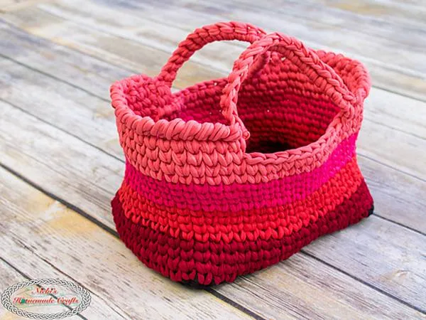 crochet T-Shirt Yarn Bag free pattern