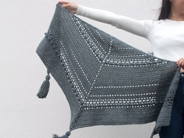 BOBBLE CROCHET WRAP FOR FALL free pattern