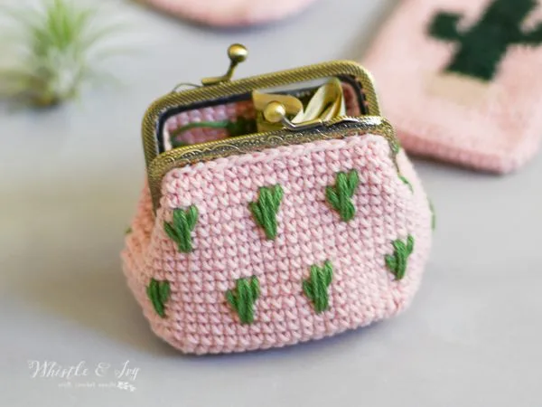 Cactus Crochet Coin Pouch free pattern