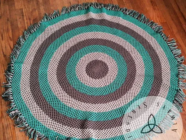 Circle Fishnet Throw