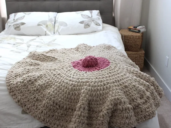 crohcet Boobie Decorative Blanket easy pattern