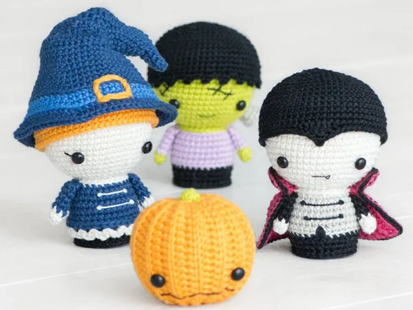 crochet Halloween Minis set free pattern