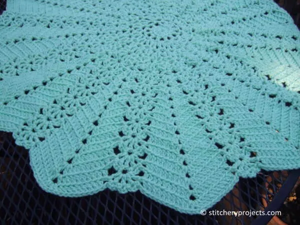 Lacy Round Ripple Blanket