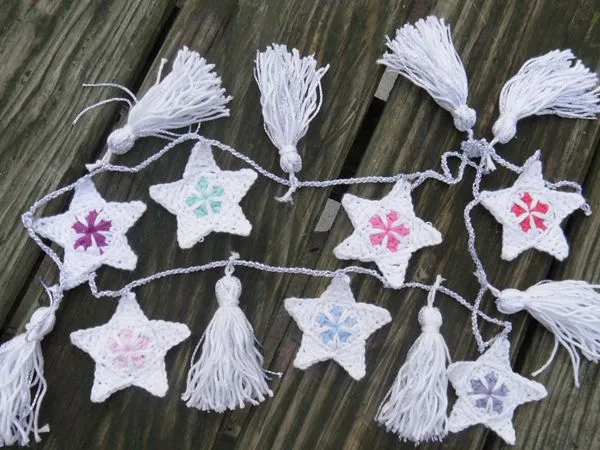 crochet Christmas Star Bunting free pattern