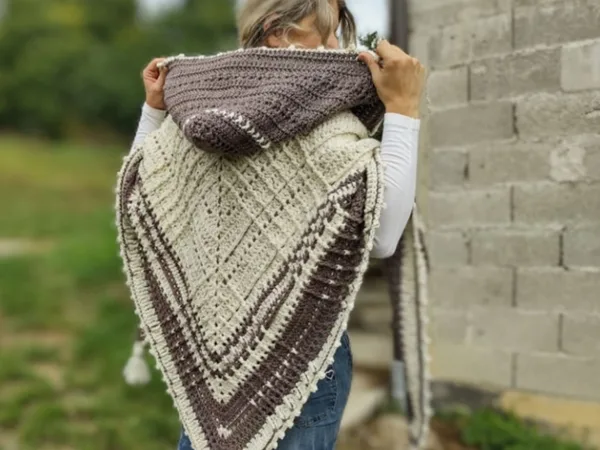 cochet Nova Hooded Triangle Shawl easy pattern