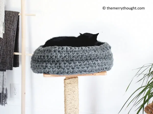 DIY CROCHET CAT BED
