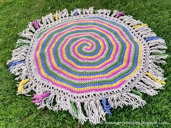 5 Spiral Throw Rug