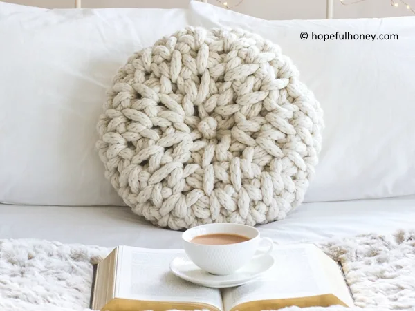FIRESIDE MELODY CUSHION