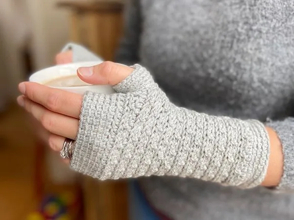 crochet Mystical Mitts free pattern