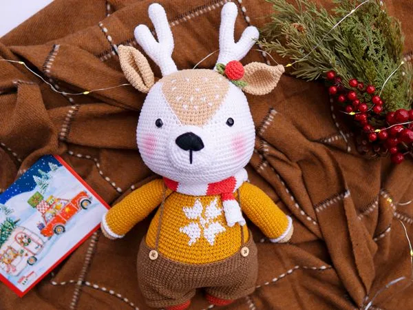 crochet Prancer BIG Reindeer easy pattern