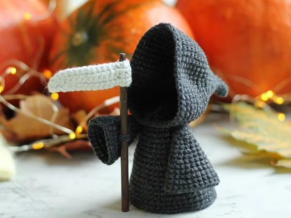crochet Halloween Grim Reaper easy pattern