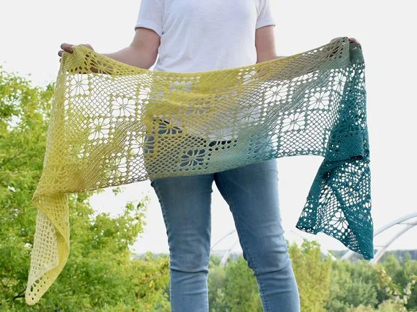 crochet Zarina Diagonal Scarf free pattern