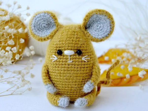 crochet Little Mouse free pattern