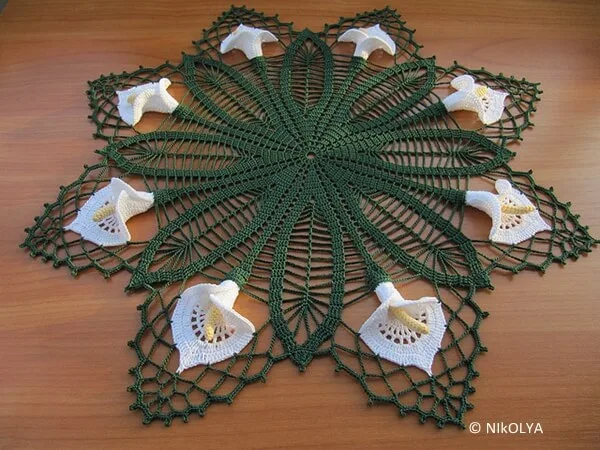 Calla Lily Buffet Set Doily