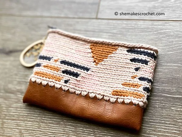 crochet Geometric Zip Pouch free pattern
