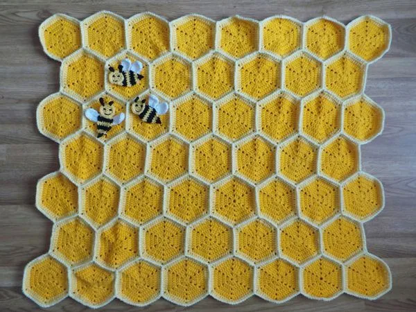 crochet Bee Happy Honeycomb Baby Blanket easy pattern