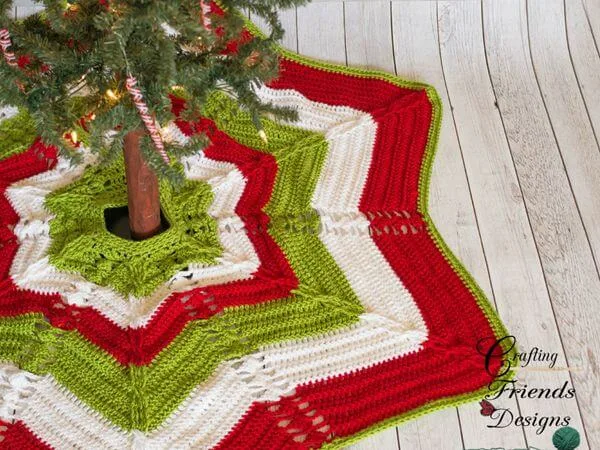 Classic Cable Star Christmas Tree Skirt