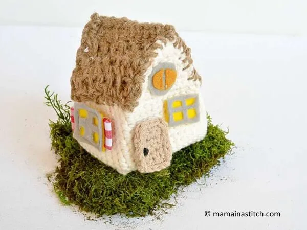Little Thatch Roof Crochet House