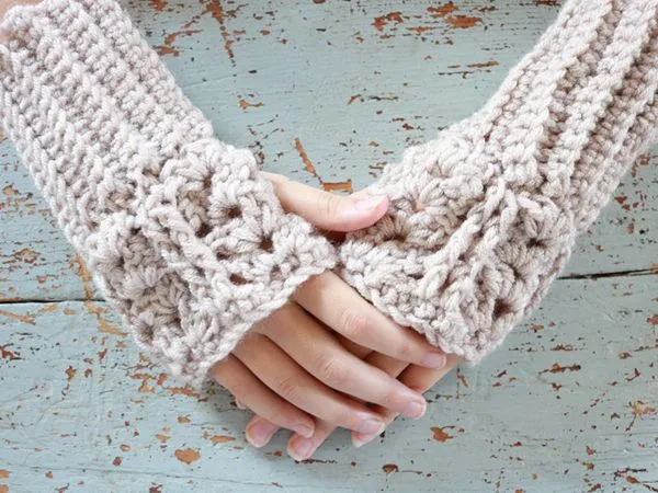 crochet Fingerless Chunky Mittens free pattern