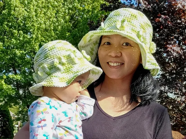 crochet BUDDING BLOSSOMS HAT free pattern