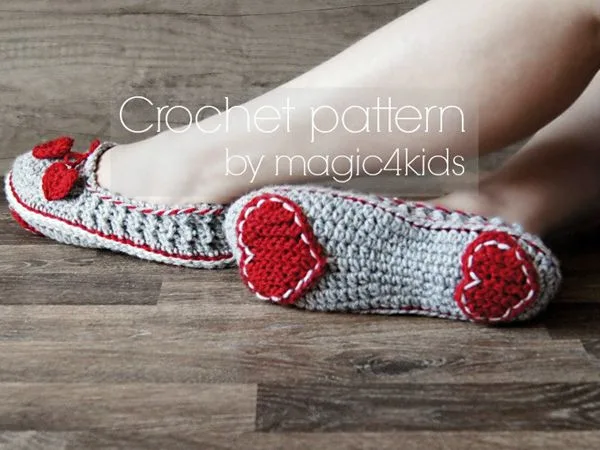 VALENTINE CROCHET SLIPPERS