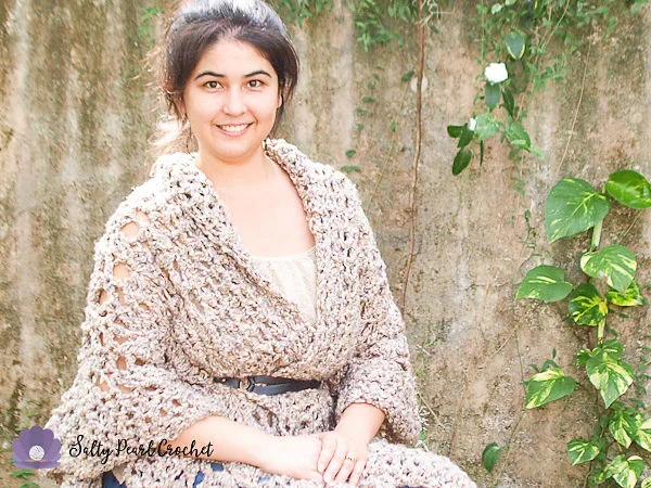 Chunky Clamshell Lace Poncho