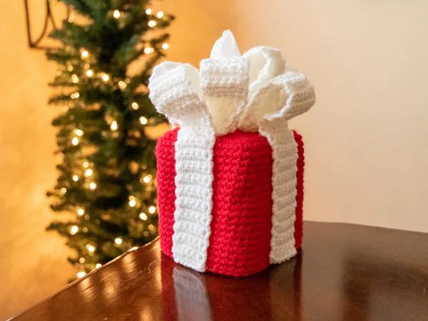 crochet Gift Tissue Box Cover free pattern