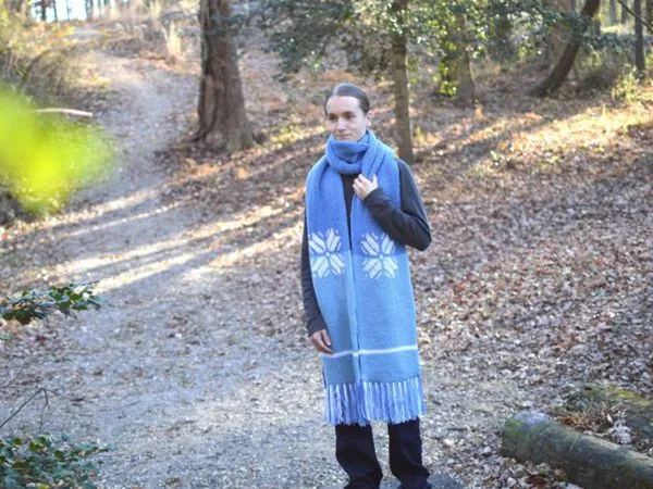 crochet Snow Happy Scarf free pattern