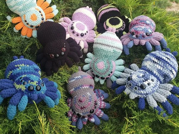 crochet Huggable Spider easy pattern