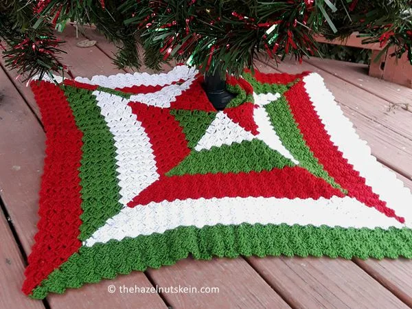 Corner-to-Corner Chistmas Tree Skirt