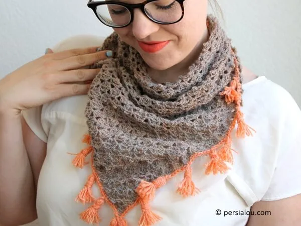 TASSELED CROCHET NECKERCHIEF