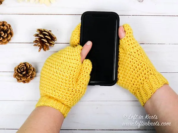 crochet Texting Mittens free pattern