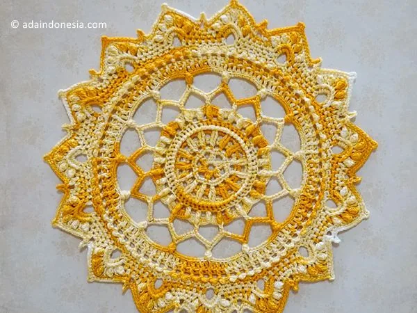 crochet Mentari Doily free pattern