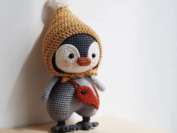 crochet Cora The Little Penguin easy pattern