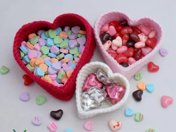 crochet Heart Nesting Baskets easy pattern