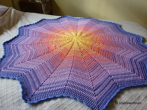 Lyn's Round Ripple Baby Afghan