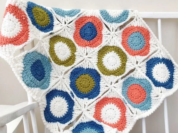 Atomic Flowers Blanket