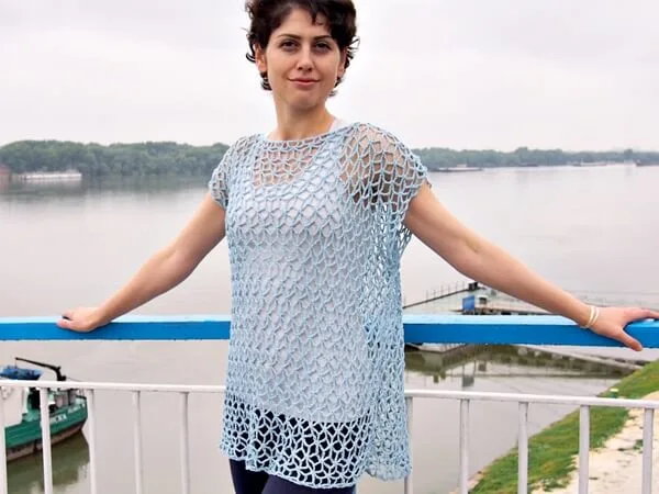 woman lace tank top