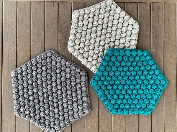 crochet Bobble Hexagon Trivet easy pattern