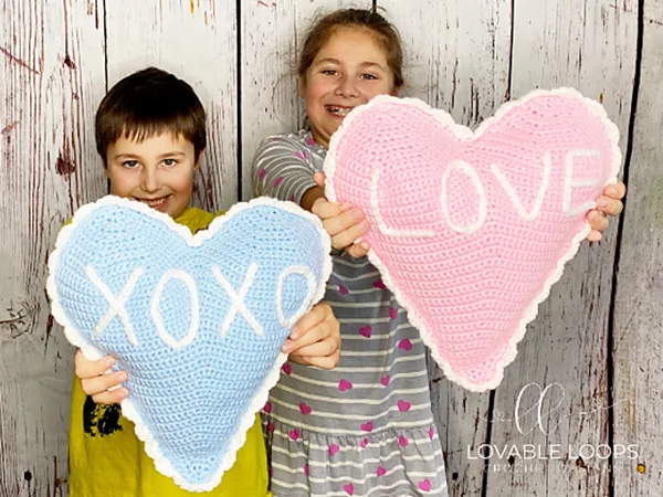 crochet Heart Pillow free pattern