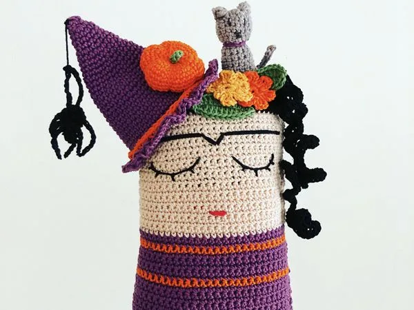 CROCHET Frida the witch cushion free pattern
