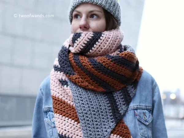 Skyline Bias Scarf