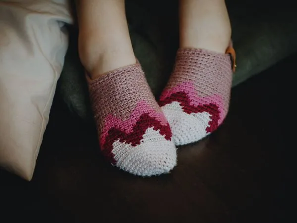 crochet Mountain Range Slippers easy pattern