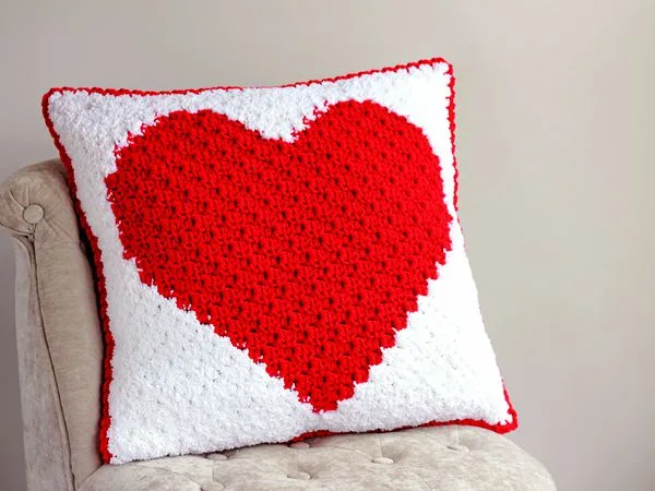 Heart C2C Sherpa Pillow