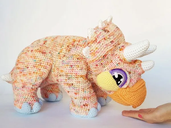 crochet Gravity the Triceratops free pattern